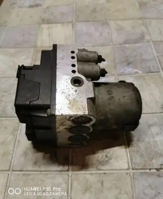 Audi A4 S4 B5 8D ABS Pump 800614111