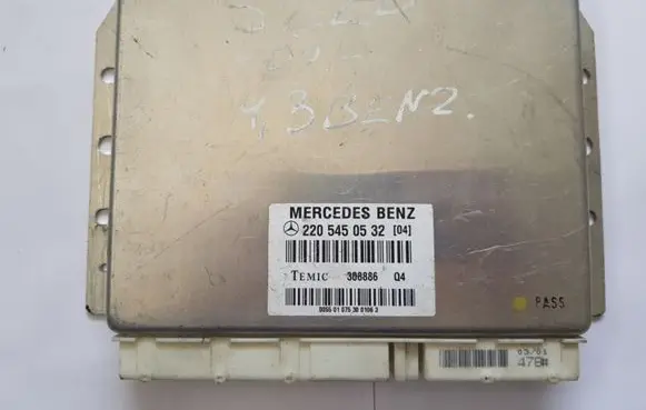 Mercedes-Benz S W220 Air suspension control unit module (rear) A2205450532