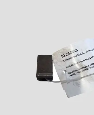 Audi A3 S3 A3 Sportback 8P Fuel Injector clamp holder