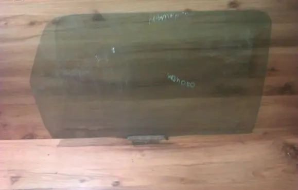 Ford Mondeo MK I Rear door window glass 