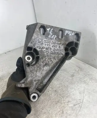 Skoda Fabia Mk2 (5J) Engine mounting bracket 03L199207A V200KTS22 AIS190U30F