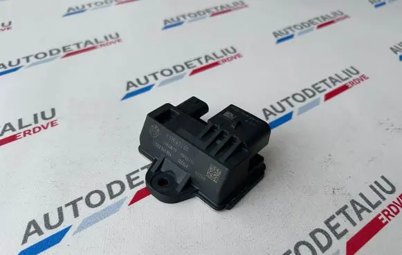 BMW 3 F30 F35 F31 Glow plug pre-heat relay 8519472 7822100 12218519472