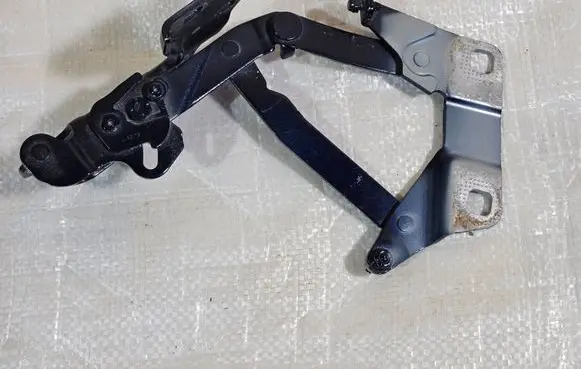 Mercedes-Benz GL X166 Engine bonnet/hood hinges A1668800028