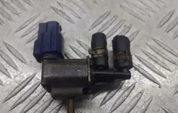 Nissan Primera Turbo solenoid valve