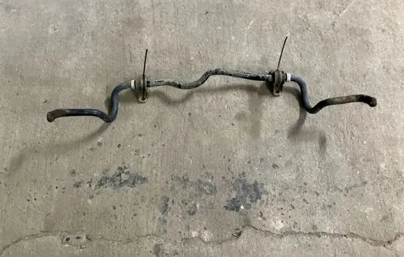 Nissan Juke I F15 Front anti-roll bar/sway bar 