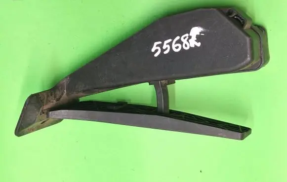 BMW 1 E81 E87 Accelerator throttle pedal 74765400
