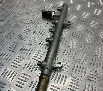 Volvo S40, V40 Fuel main line pipe 001329 0445214024 7700114017