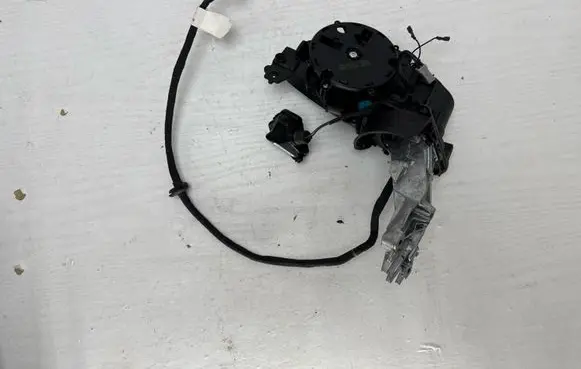 Mercedes-Benz Vito Viano W447 Front door wing mirror part A2188104500 73474 892901K9
