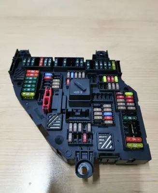 BMW 5 F10 F11 Fuse module 9210857 117033452