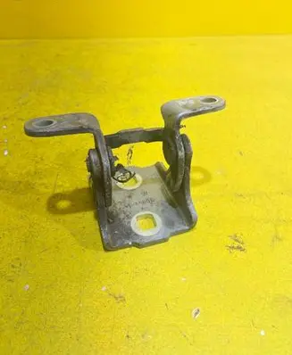 Opel Meriva B Rear door lower hinge