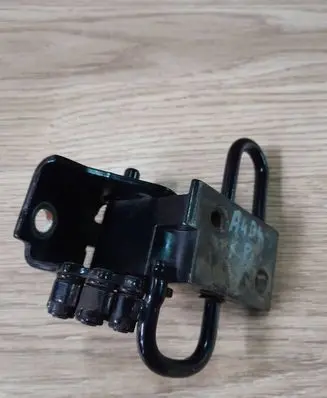 Audi A4 S4 B6 8E 8H Front door lower hinge 8E0831411B