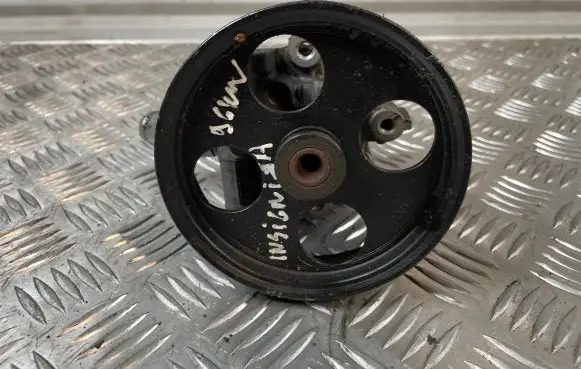 Opel Insignia A Power steering pump 55563329