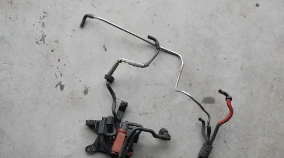 Ford Kuga II Vacuum valve PRZEWODAUTOSS0