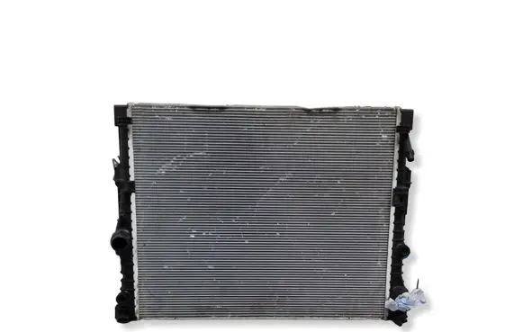BMW 5 G30 G31 G38 Coolant radiator 8650745
