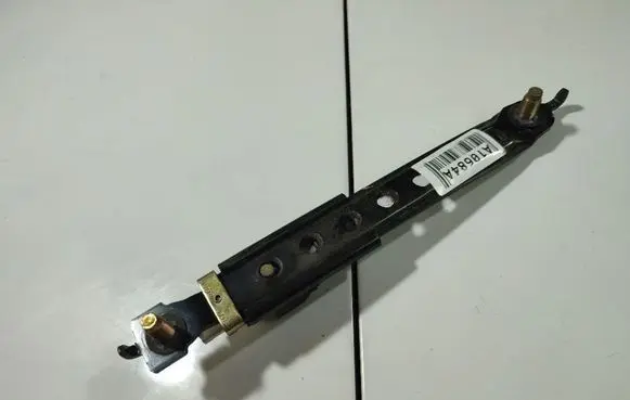 Opel Frontera B Seat belt adjustment rail 