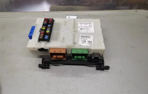 Ford Mondeo MK IV Fuse module 7G9T14A073DC