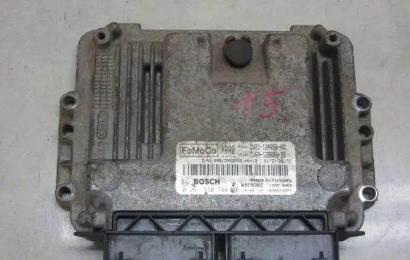 Ford B-MAX Engine control unit/module 0261S10744