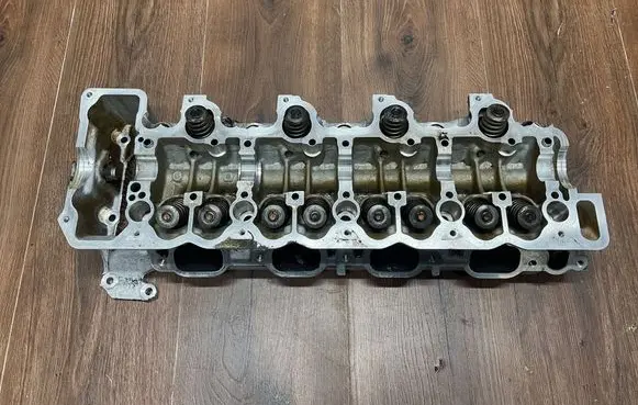 Mercedes-Benz SL R129 Engine head 1130161701 R1130161701