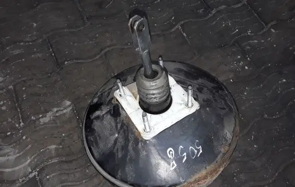 Iveco Daily 35 - 40.10 Brake booster 504039709 0204051185