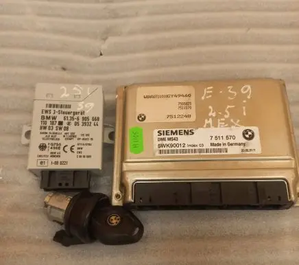 BMW 5 E39 Engine control unit/module 7511570 7512248 5WK90012
