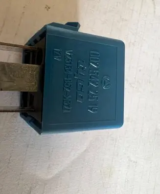 Mercedes-Benz A W169 Other relay 0025422519 V23134B52X321