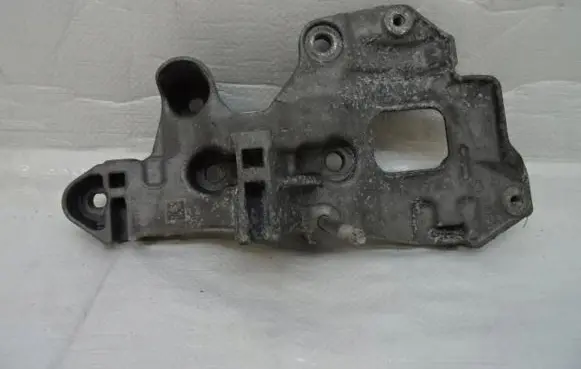 Renault Kadjar Generator/alternator bracket 117100072R