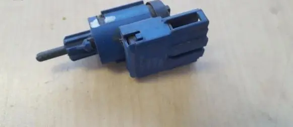 Volkswagen PASSAT B5 Brake pedal sensor switch 1j0927189e 19322002