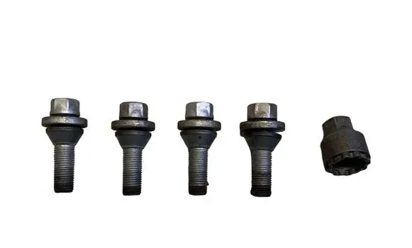 Volvo XC40 Anti-theft wheel nuts and lock 