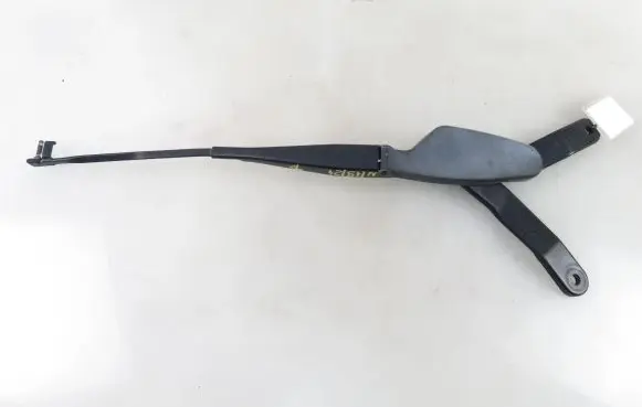 Mercedes-Benz C AMG W204 Front wiper blade arm A2048200344