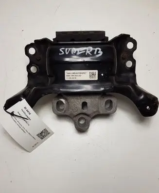 Skoda Superb B8 (3V) Engine mount bracket 5Q0199555AD