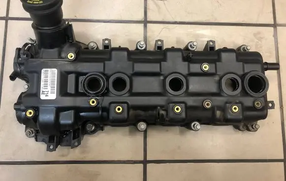 Chrysler Pacifica Rocker cam cover 04893801AE P68237714AE 05047788AD