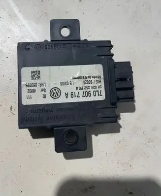 Porsche Cayenne (9PA) Other control units/modules 7L0907719A 12203806 28024252FGU