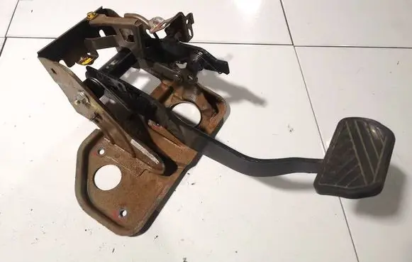 Suzuki Swift I Brake pedal 4960062j60000 49600-62j60-000