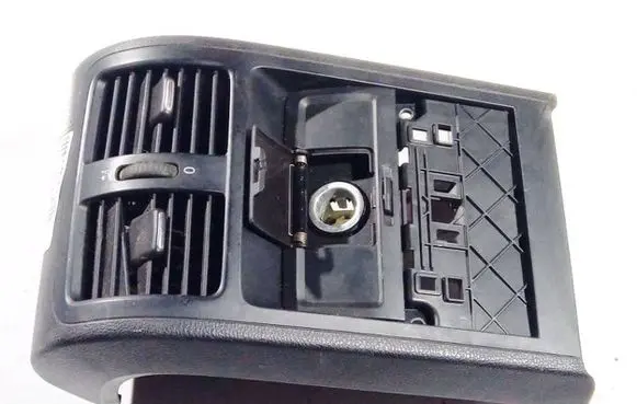 Volkswagen PASSAT B6 Dash center air vent grill 3c0819203