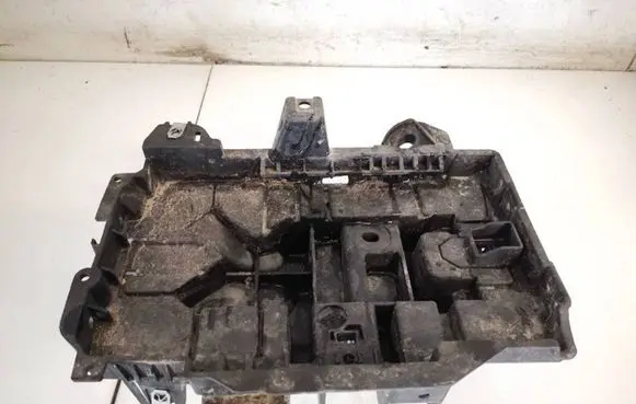Battery bracket