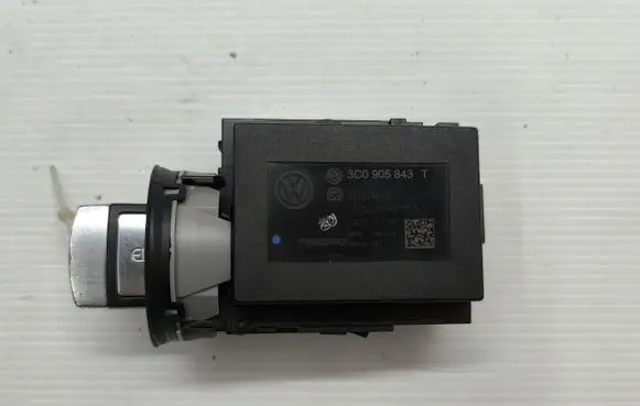 Volkswagen PASSAT B6 Ignition lock 3C0905843T