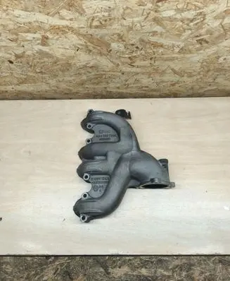 Volkswagen PASSAT B6 Intake manifold 03G129713K
