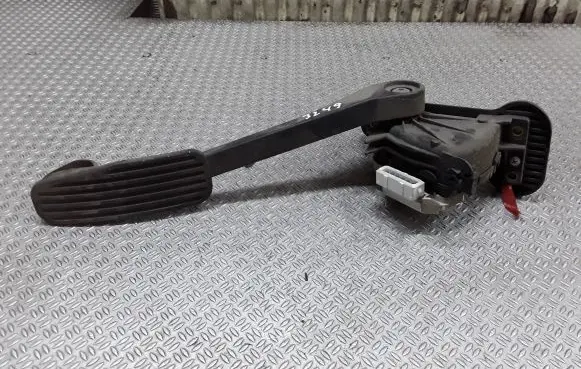Volvo S80 Accelerator throttle pedal 30636003