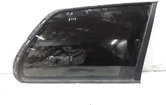 Volvo XC90 Rear side window