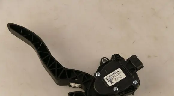 Nissan X-Trail T32 Accelerator throttle pedal 18002DF30BLHD0