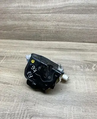 Audi A6 S6 C6 4F Rear door lock 4F0839015