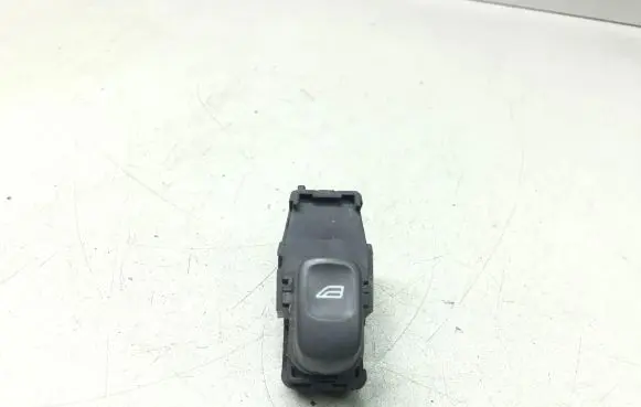 Volvo V70 Electric window control switch 9472275