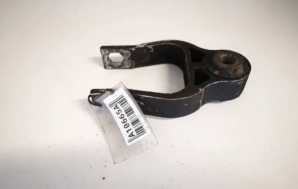 Engine mount bracket