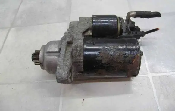 Volkswagen Golf V Starter motor 11291