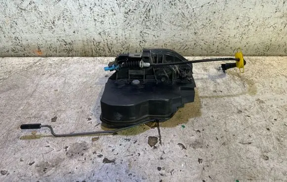 BMW 5 E60 E61 Front door lock 7036170