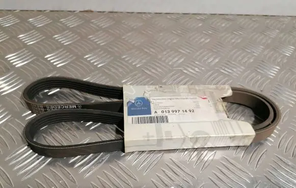 Mercedes-Benz A W168 Alternator belt A0139971492