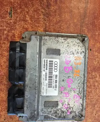Audi A3 S3 8L Engine control unit/module 06A906033J 5WP4003802