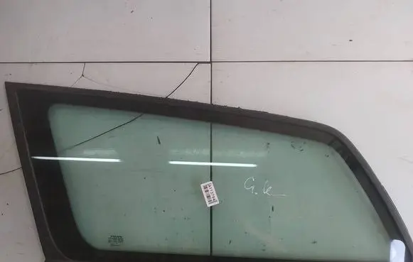 Volvo V50 Rear side window AS2