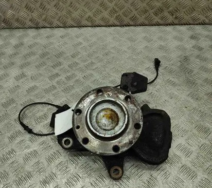 Mercedes-Benz Sprinter W906 Front wheel hub A906382