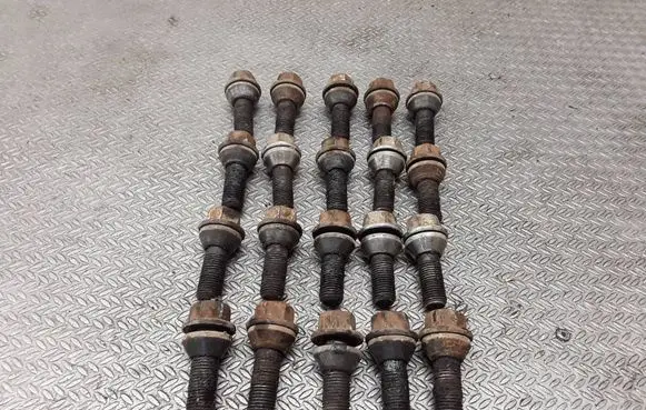Volvo XC90 Nuts/bolts